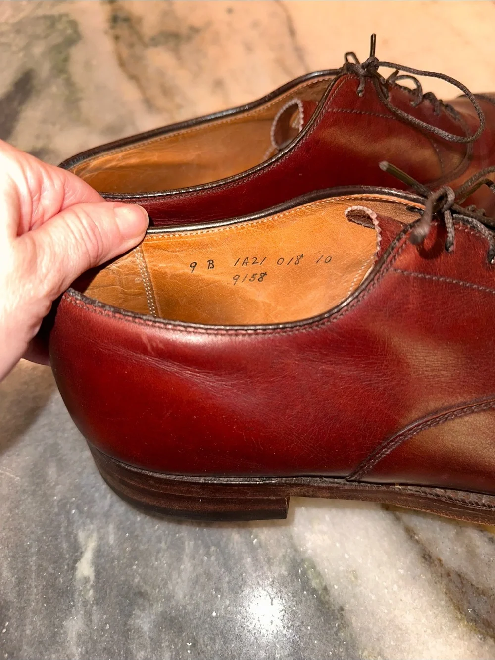 Brooks Brothers Size 9 Men's Leather Cap-Toe Oxfords